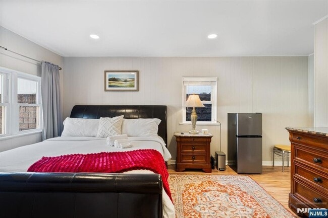 Building Photo - 401-403 Essex Street Unit A