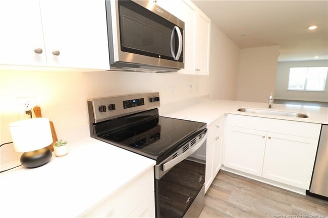 Building Photo - 5816 Brambleberry Way