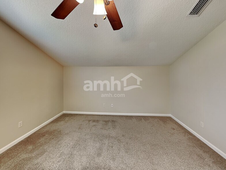 Building Photo - 1224 Belhaven Ln