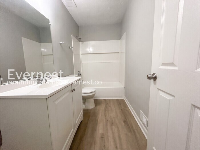 Building Photo - 263 Elm Forest Way