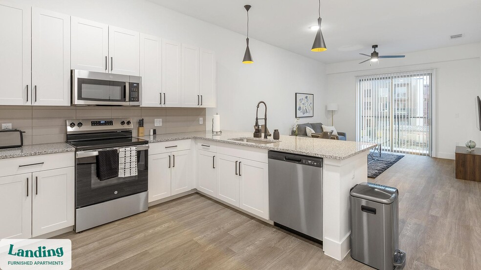 Building Photo - 650 E Sycamore St