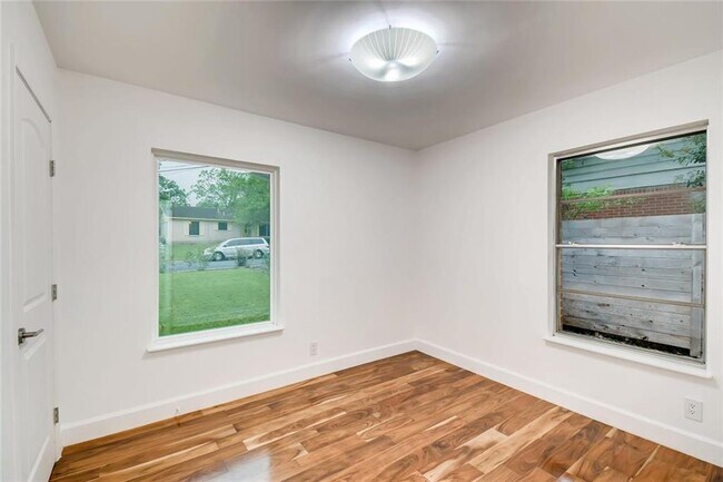 Building Photo - 4813 Blueberry Trail