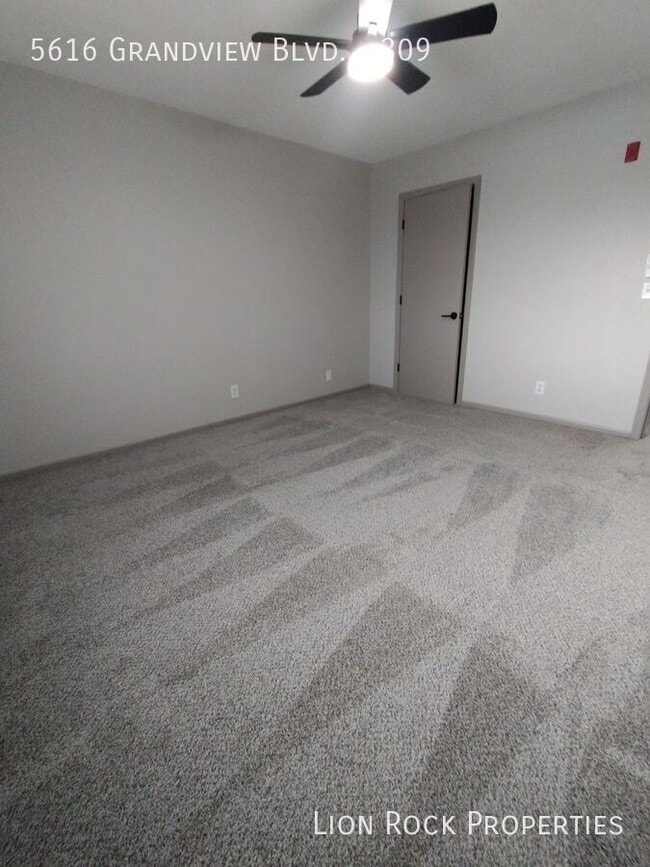 Building Photo - 5616 Grandview Blvd