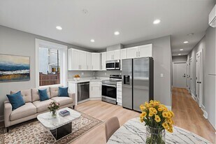 Building Photo - 4535 Avondale St