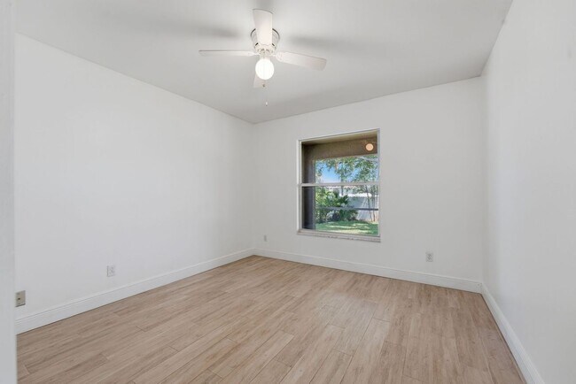 Building Photo - 1309 SW 29th St