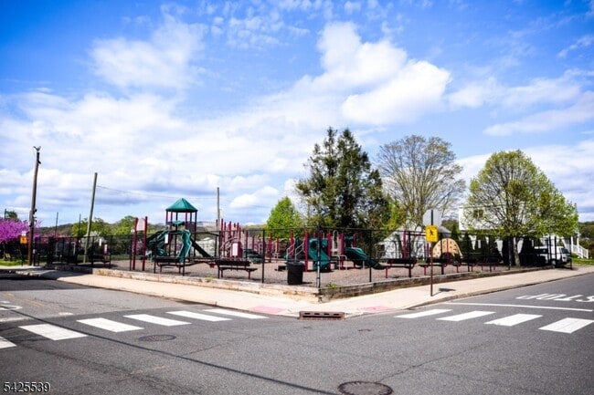 Building Photo - 20 N 13th St