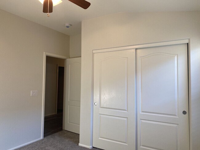 Building Photo - Spacious 3-Bedroom + Den Home in San Tan V...