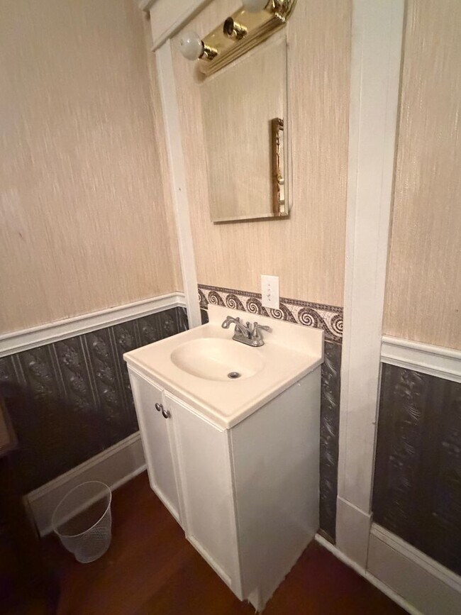 Building Photo - Villa Rooming house