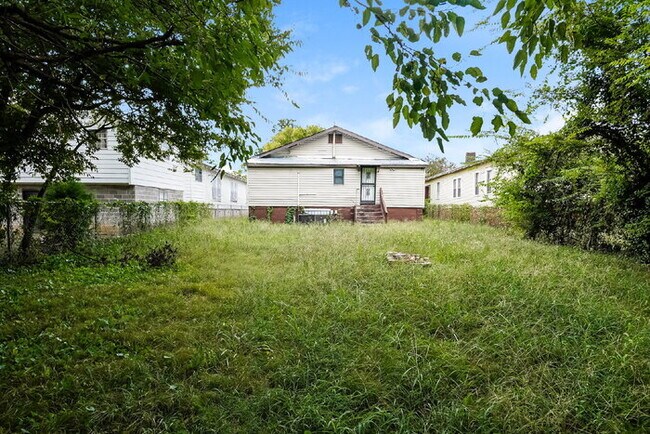 Building Photo - 1304 Avenue G