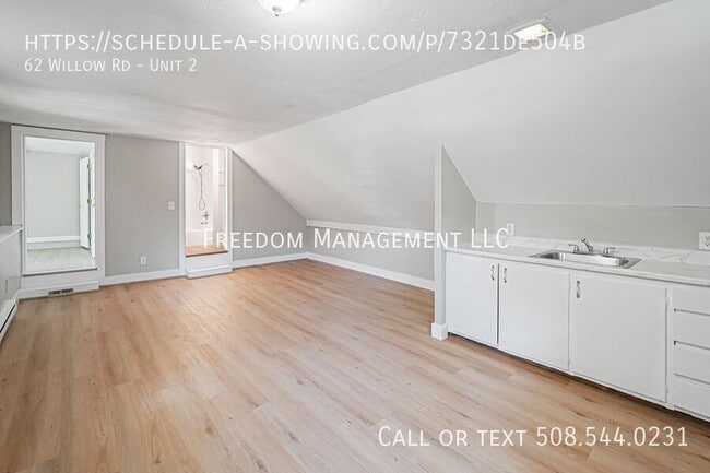 Building Photo - 62 Willow Rd