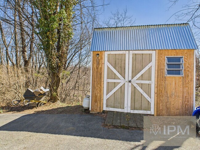 Building Photo - Bright Modern 3 Bedroom, 2 Bath Home in Eastern York Schools!