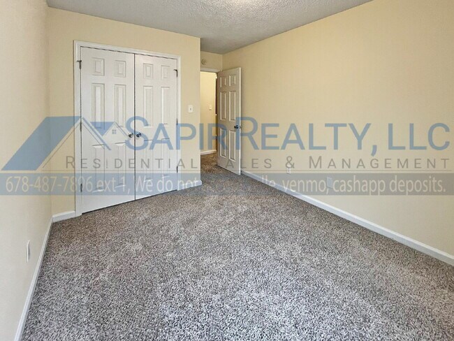 Building Photo - 4913 Sierra Way