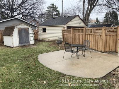 Building Photo - 4919 S 34th Ave