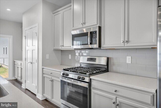 Building Photo - 12 Kohlmyer Dr