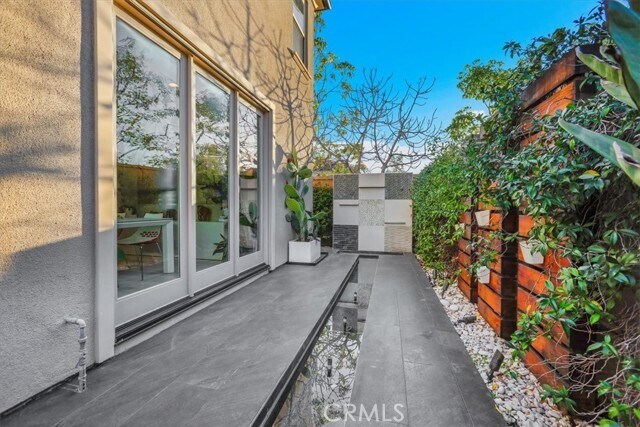 Building Photo - 71 Weston