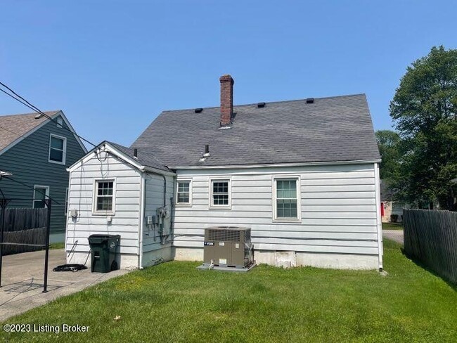 Building Photo - 628 Harris Pl