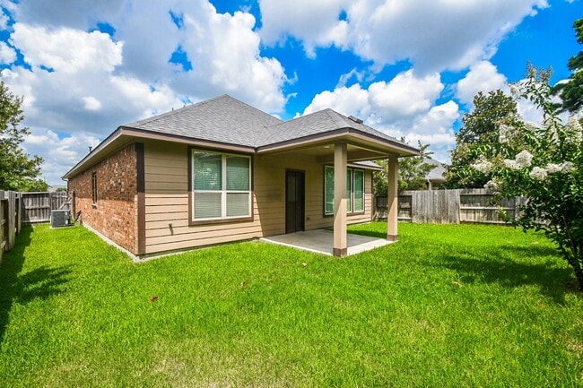 Building Photo - 18522 Hayden Pond Dr