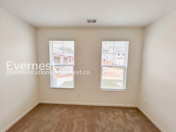 Building Photo - 2900 Suzanne Landon Dr