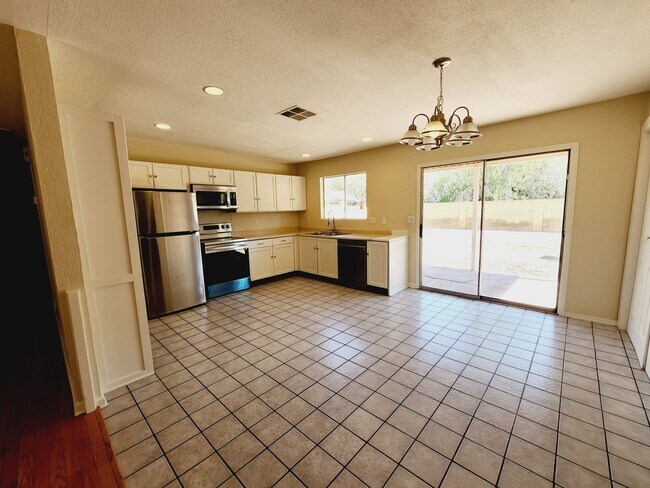 Building Photo - 3 Bedroom Close to Intel, Kyrene Schools!