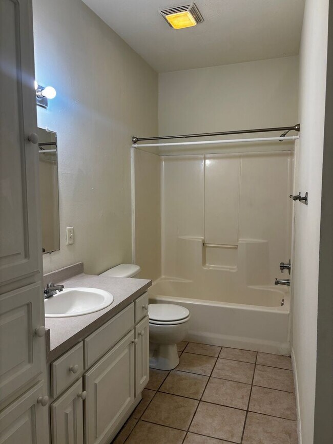 Building Photo - 103 Elkwood Cir