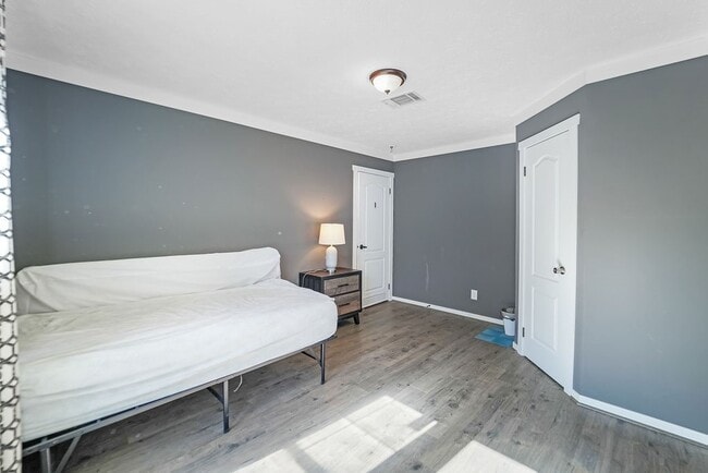 Building Photo - 29703 Midland St