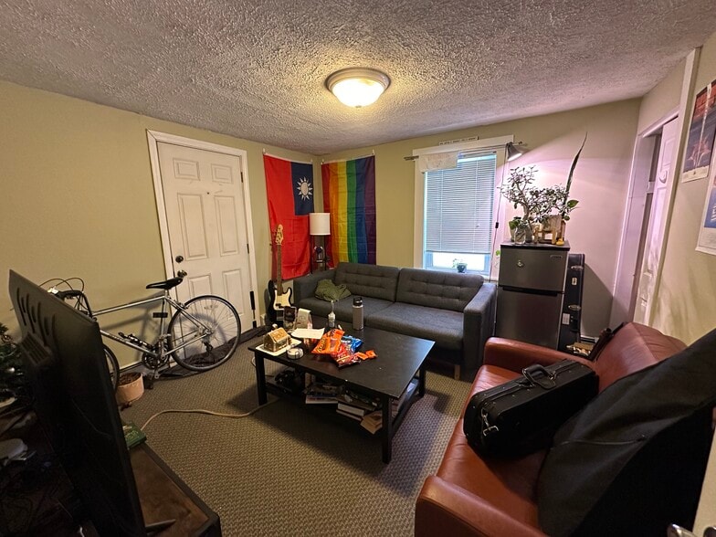 Building Photo - 12 Shepherd Ave