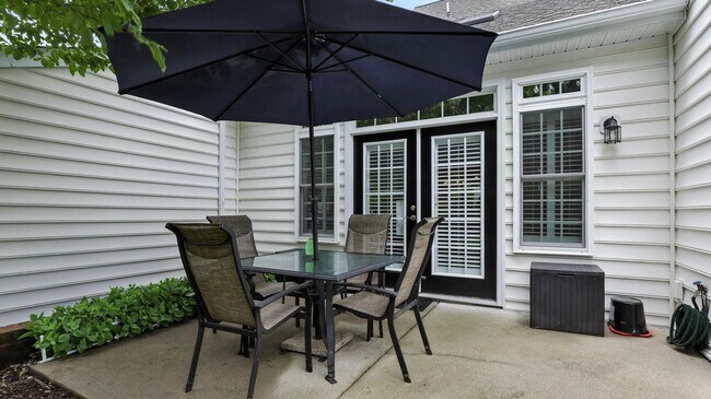 Building Photo - Charming 3 Bed, 2.5 Bath Condo in Midlothi...