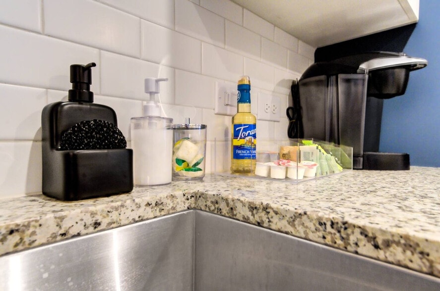 Building Photo - 18210 Park Row Blvd