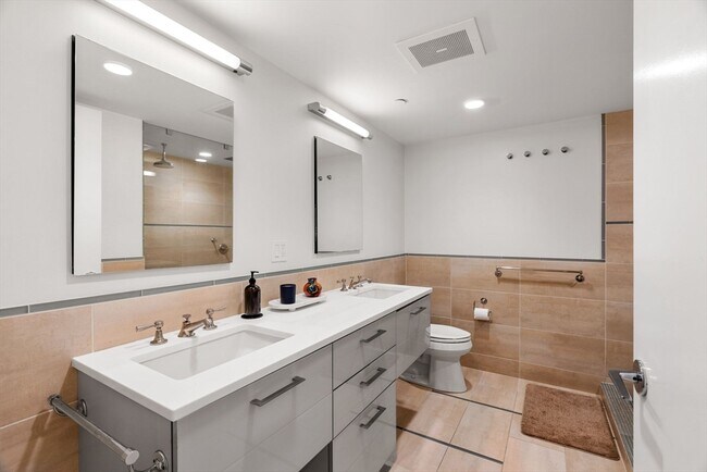 Building Photo - 45 Province St