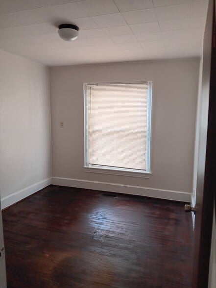 Bedroom 1 - 1747 Monroe Ave