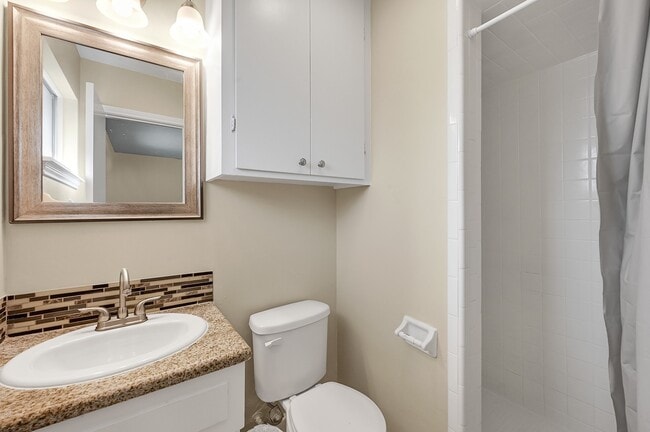 Building Photo - 10026 Kirkglen Dr