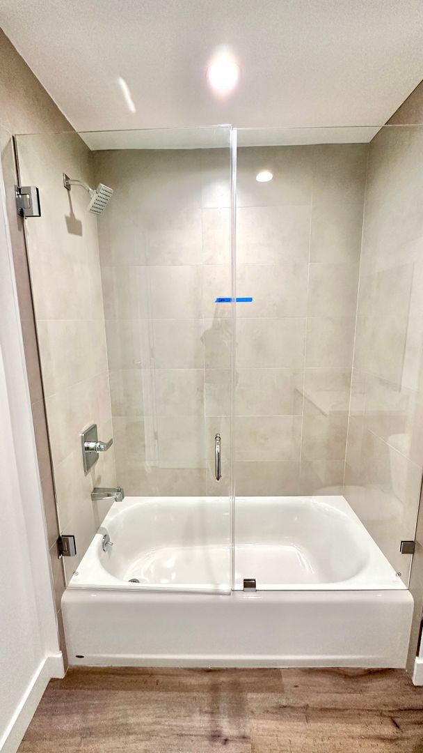 Building Photo - Spacious 3-Bedroom Low-Income Unit – Conte...