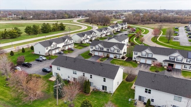 Building Photo - 1737 W Chrysler Dr