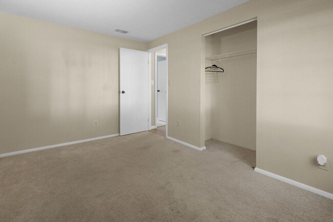 Building Photo - 4 Bed 3 Bath Home for rent in Newport News