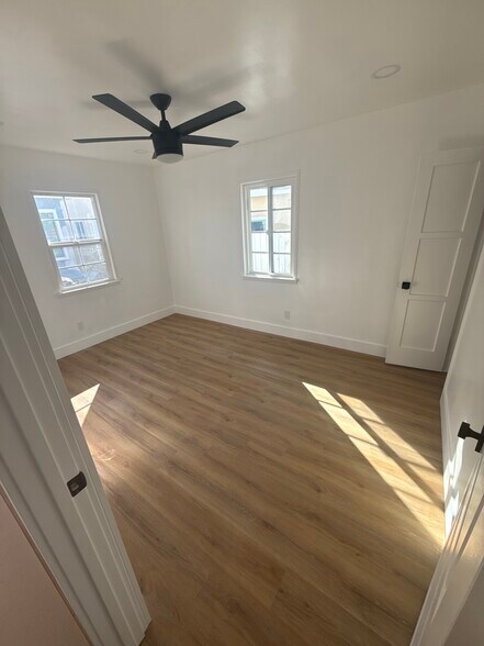 Building Photo - 5661 California Ave