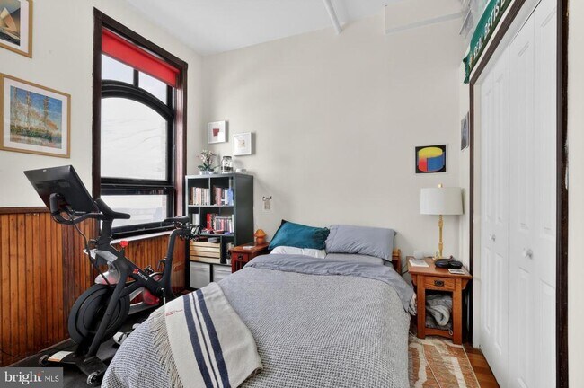 Building Photo - 35 S 13th St