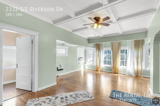 Building Photo - 2332 1/2 Riverside Dr-