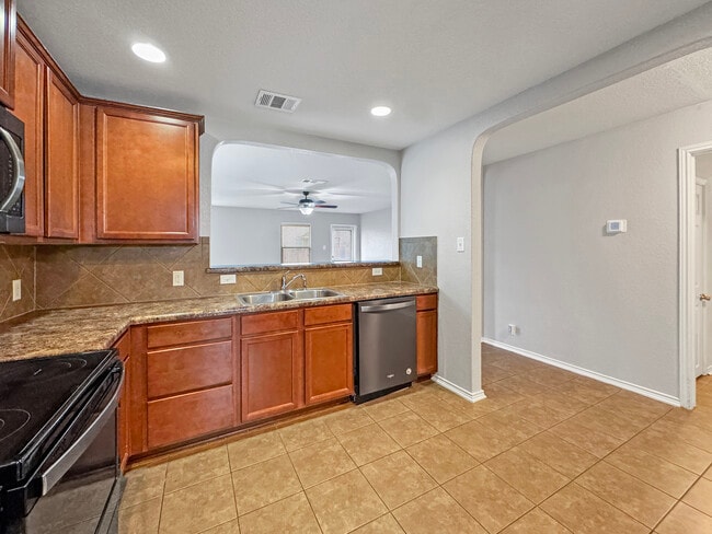 Building Photo - 1826 Strawhouse Way