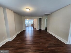 Building Photo - 129 Shearer St