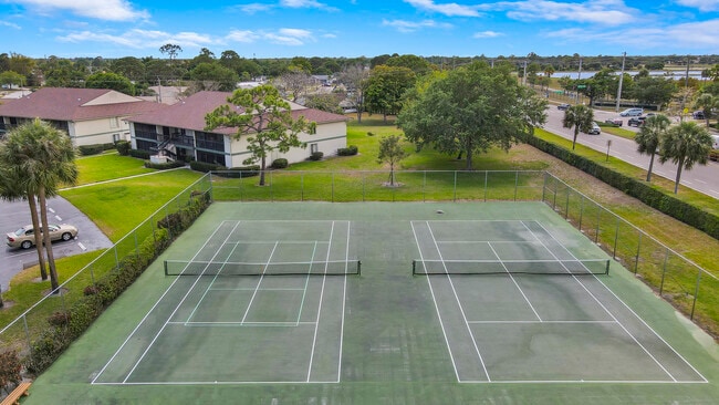 Building Photo - 6392 Chasewood Dr