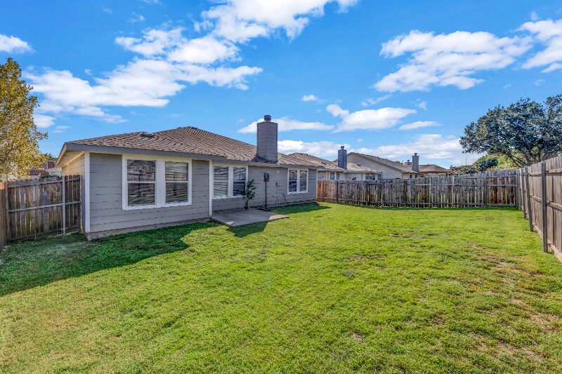 Building Photo - 9924 George Washington Dr