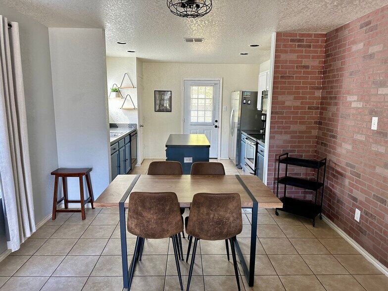 Building Photo - 5503 Harefield Dr