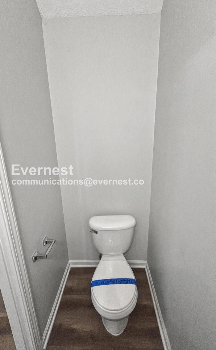 Building Photo - 8644 Thomas Ln