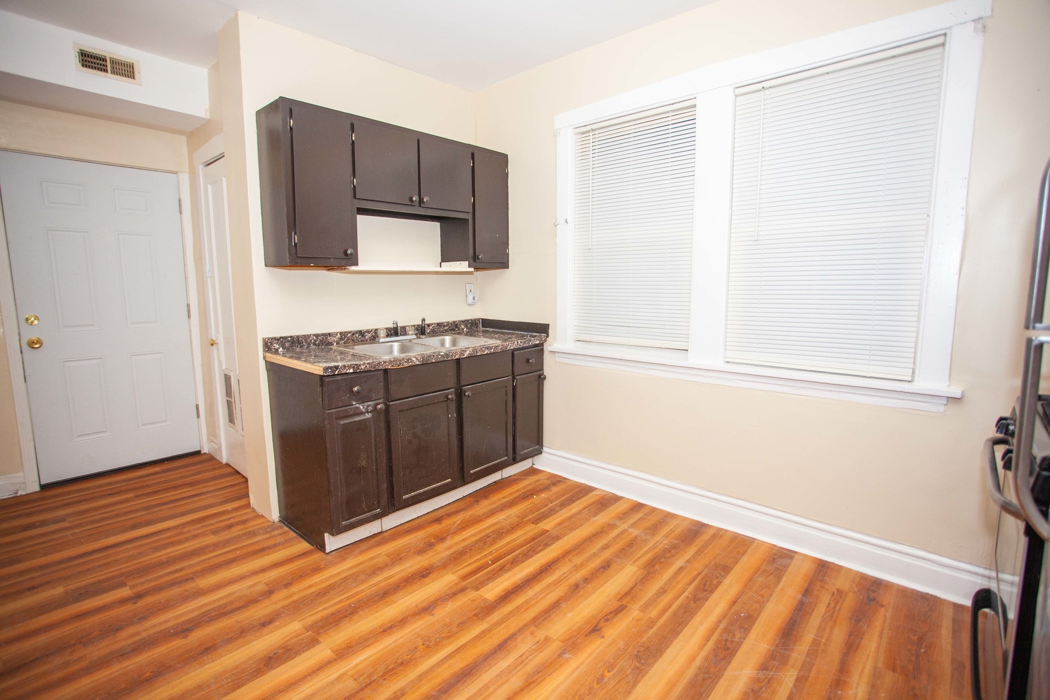 Building Photo - 5301 W Jackson Blvd