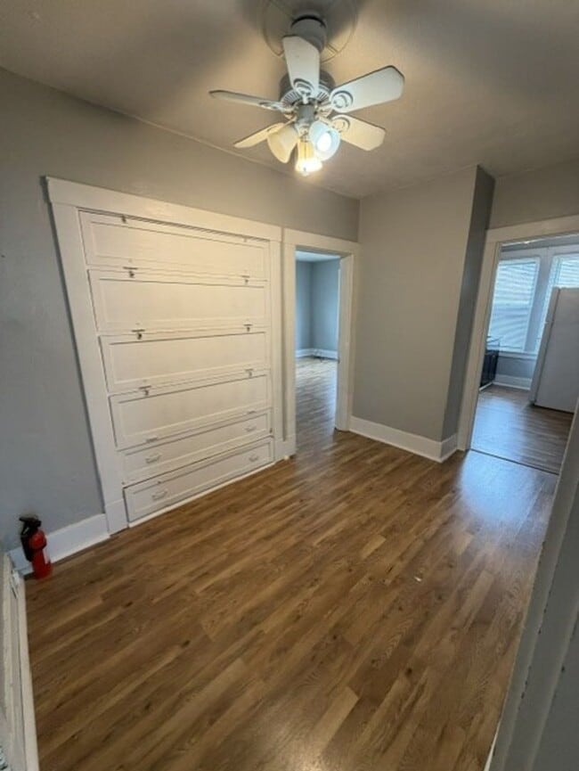 Building Photo - 256 Mabrick Ave