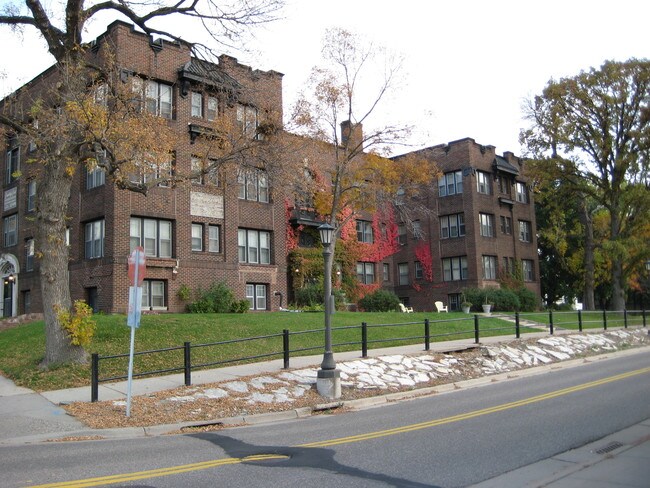 Primary Photo - 234 N Mississippi River Blvd