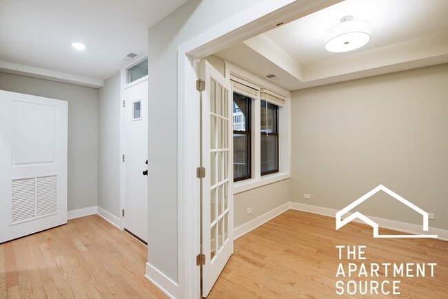 Building Photo - 4407 N Seeley Ave