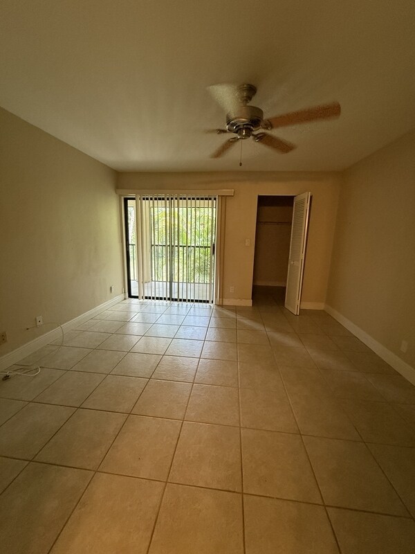 Building Photo - 3806 Guilford Rd