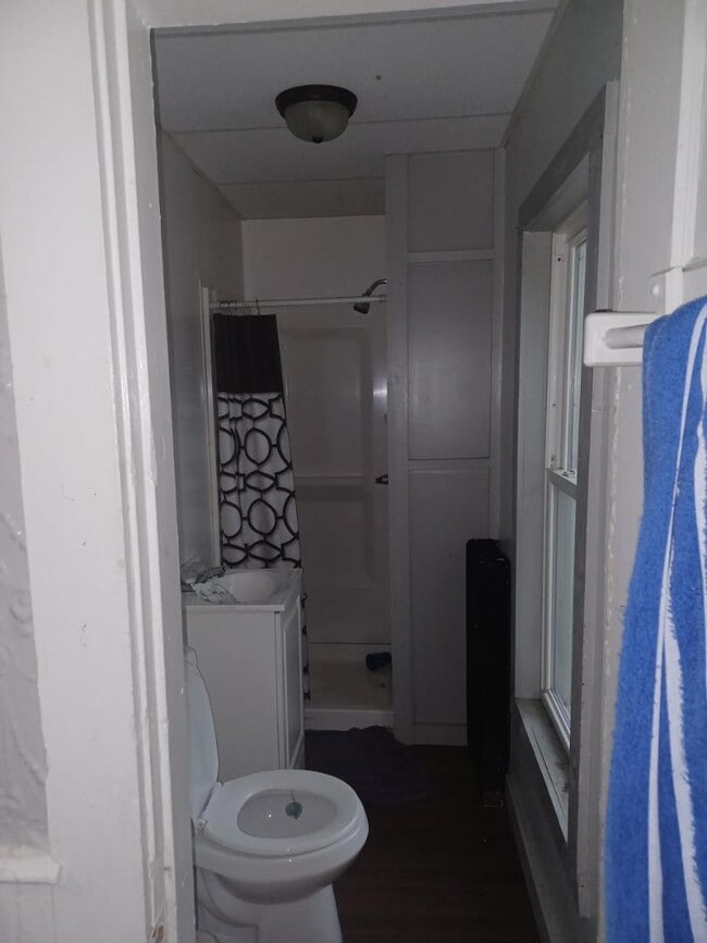 Building Photo - 204 Blake St