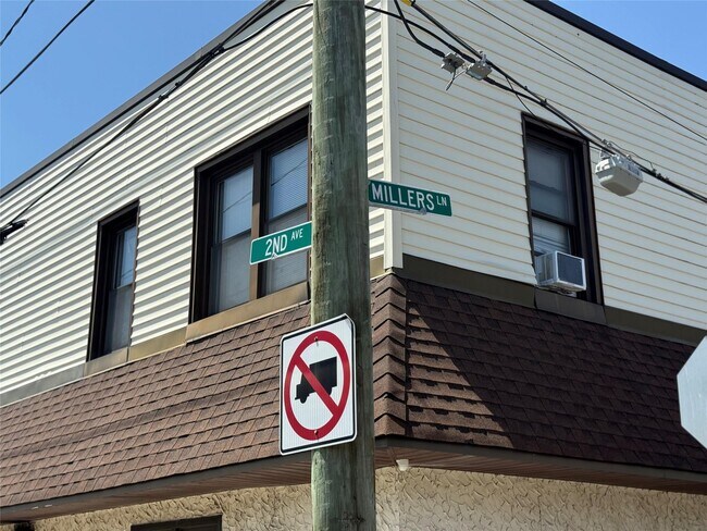 Building Photo - 1219 2nd Ave